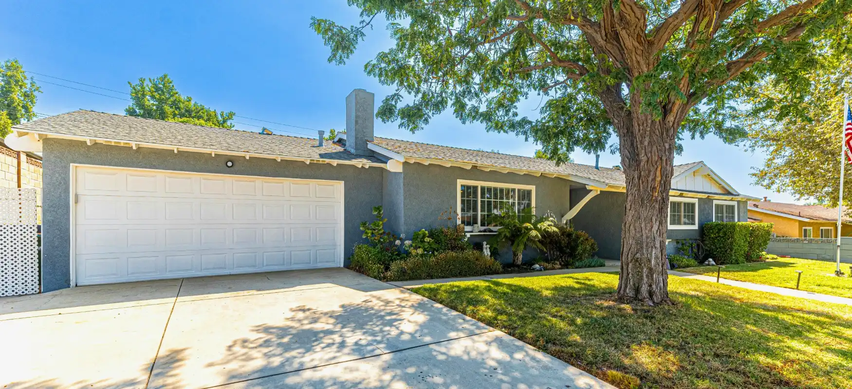 Gray Angled House Photo